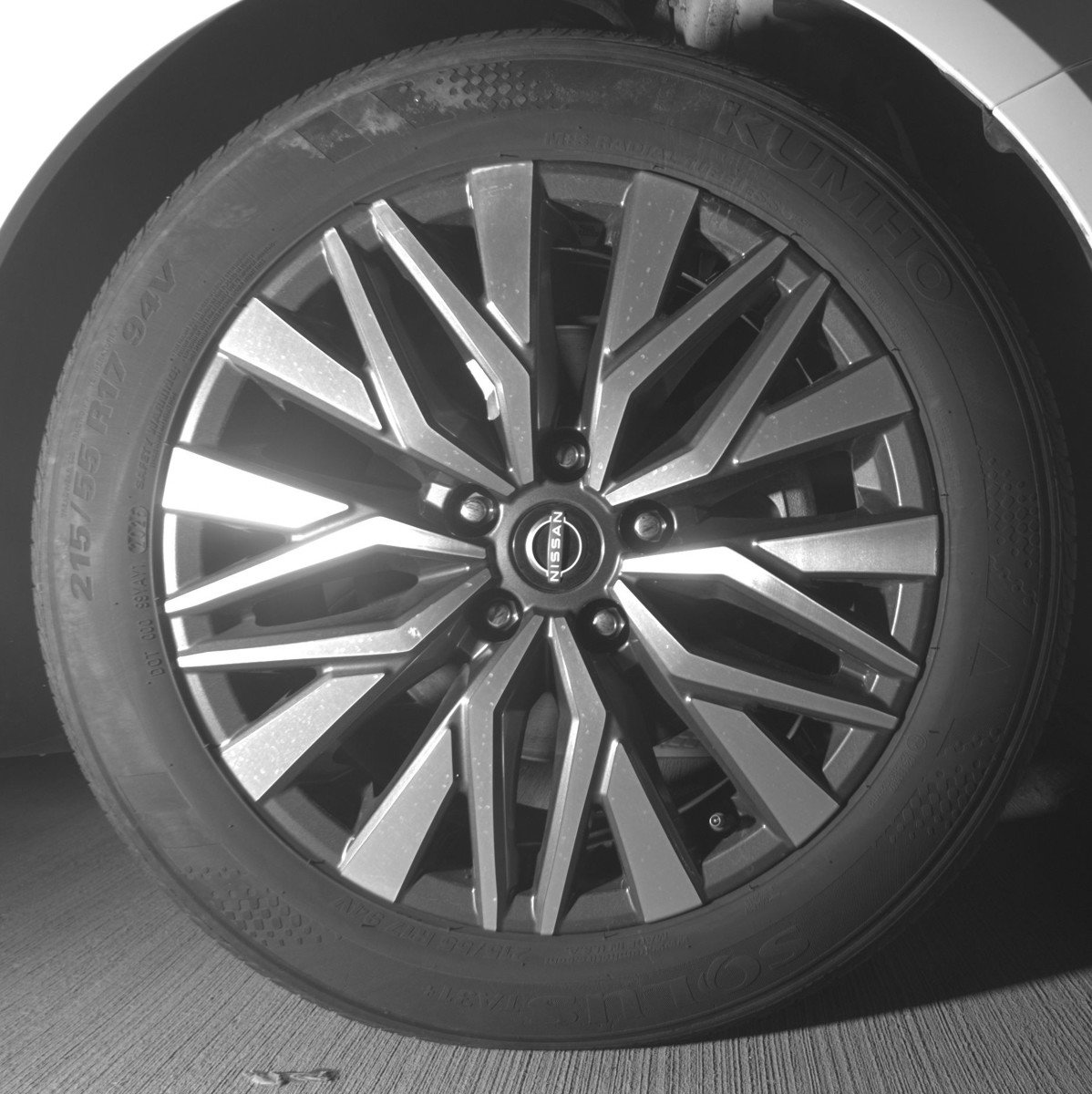Used 2025 Nissan Altima 2.5 SV FWD image 13