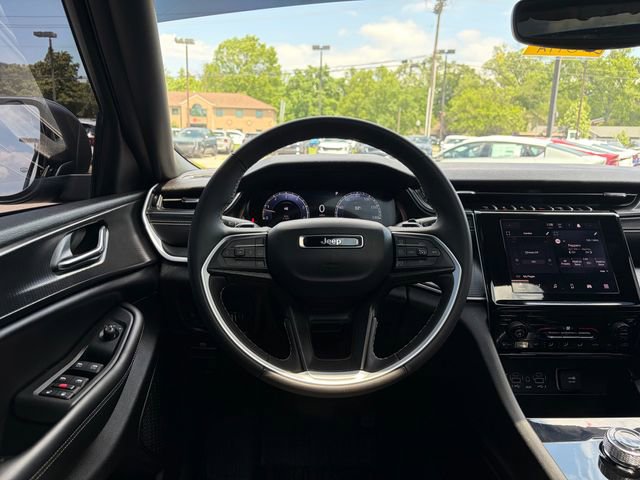 Used 2024 Jeep Grand Cherokee Laredo X AWD/4WD image 6