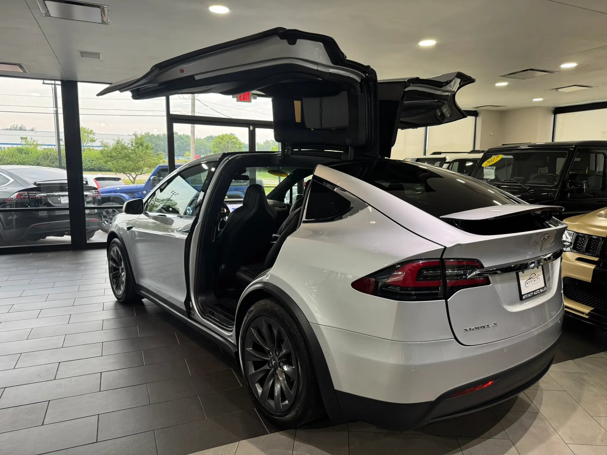 Used 2018 Tesla Model X 75D AWD/4WD image 6