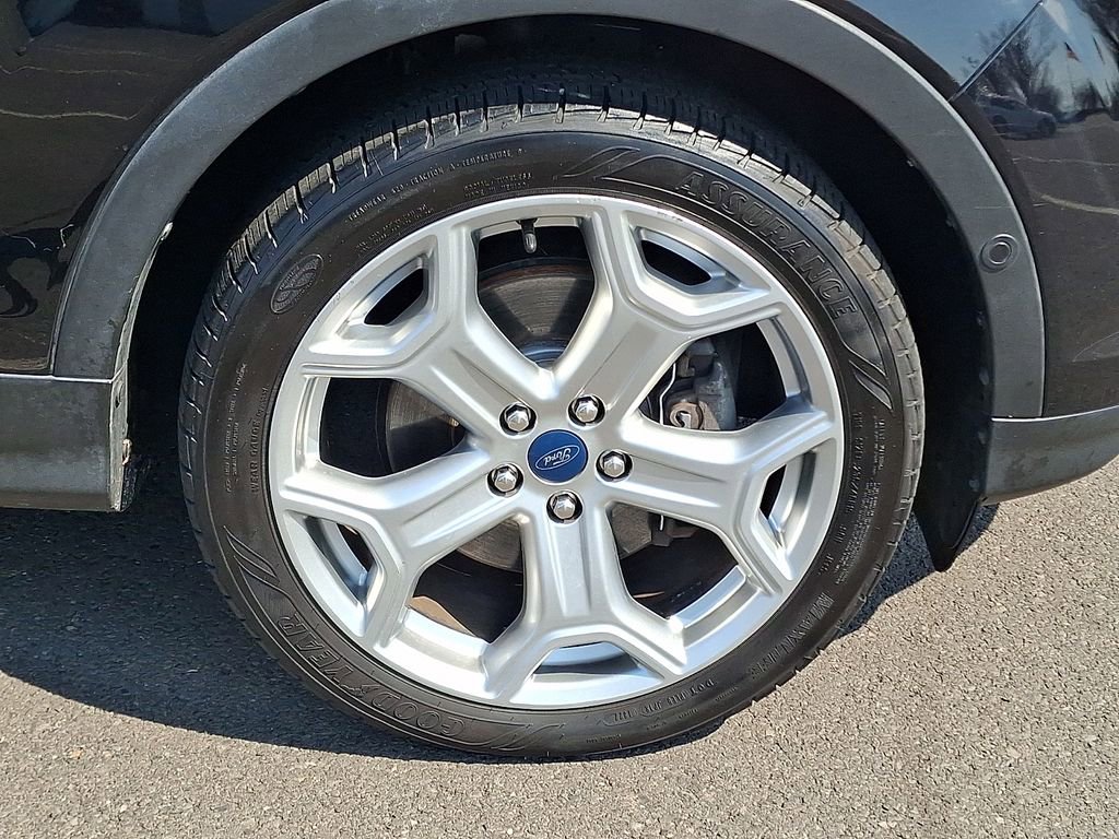 Used 2019 Ford Escape Titanium image 11