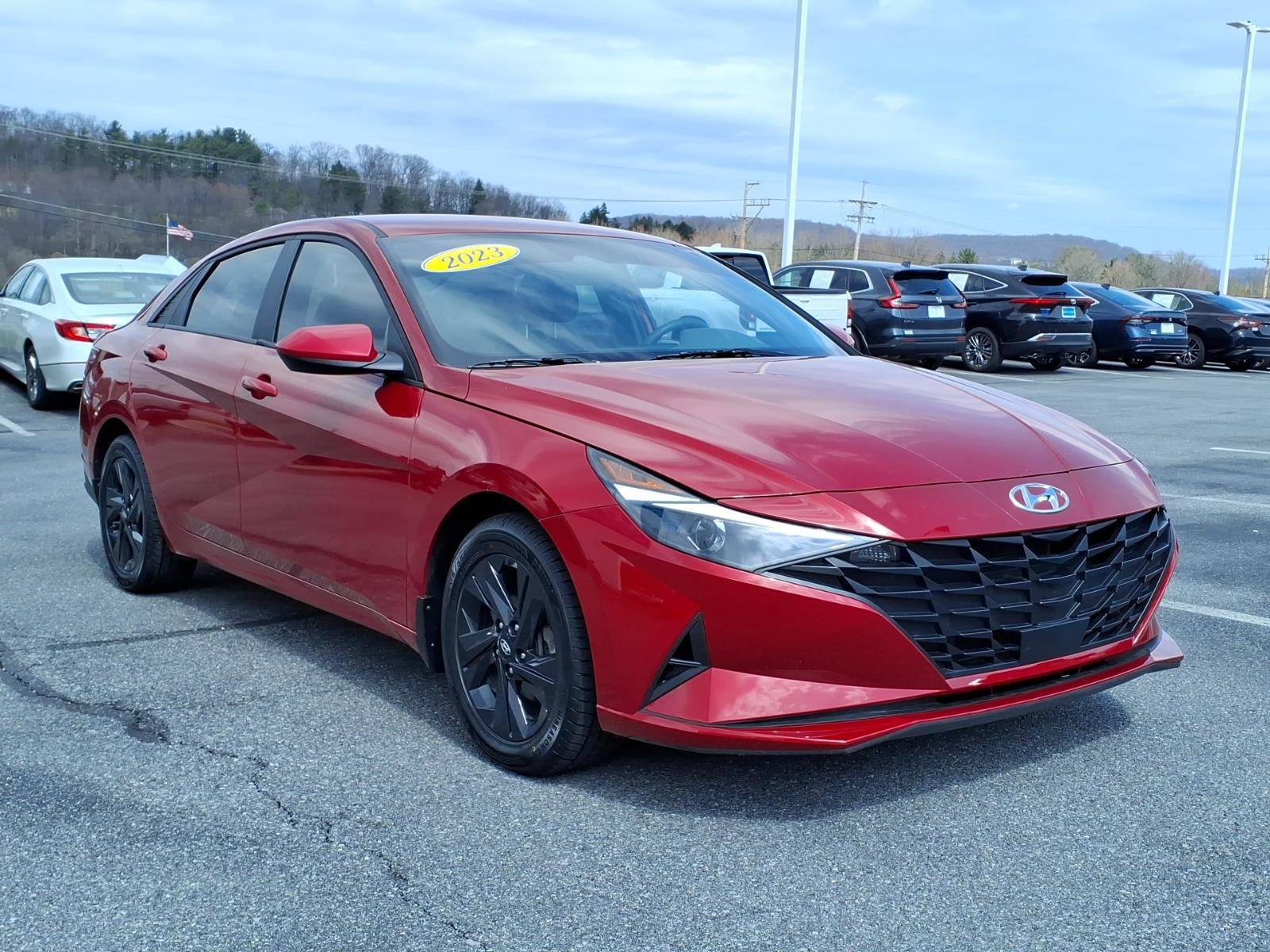Used 2023 Hyundai Elantra SEL image 1