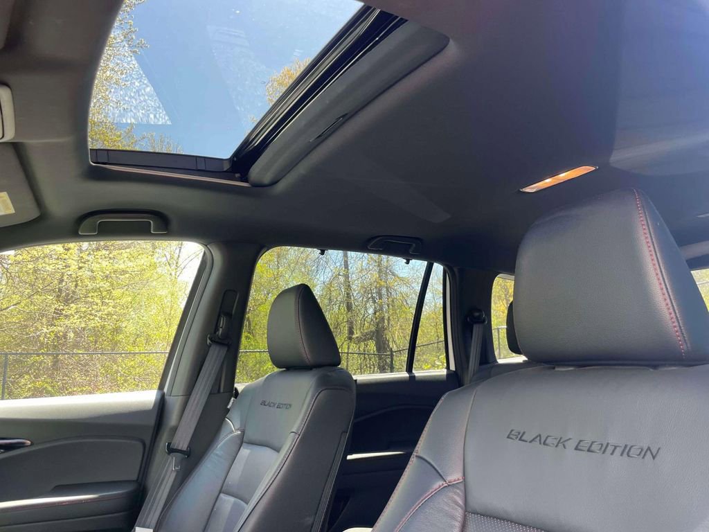 Used 2025 Honda Passport Black Edition image 20