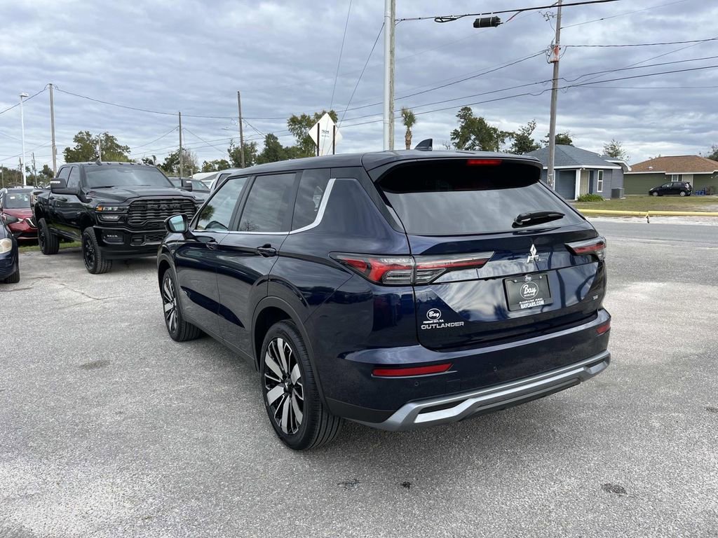 New 2026 Mitsubishi Outlander SE image 3