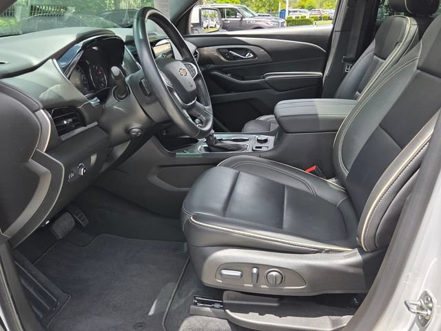 Used 2023 Chevrolet Traverse Premier FWD image 11