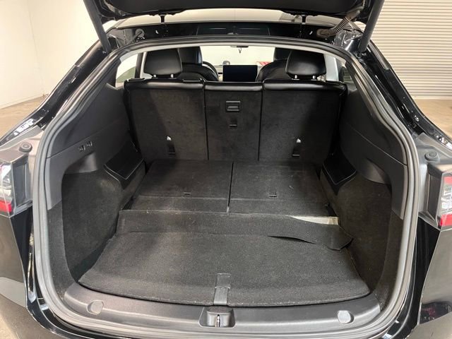 Used 2021 Tesla Model Y Long Range image 16