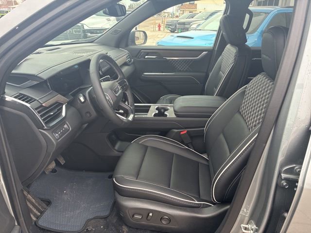 Used 2025 GMC Acadia Denali w/ LPO, Floor Liner Package image 11