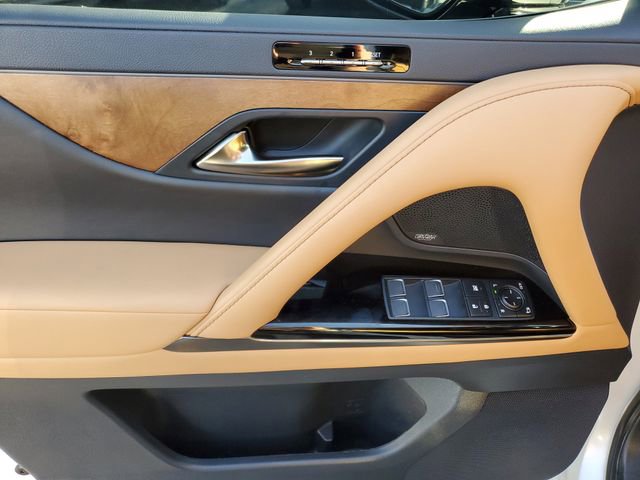 Used 2025 Lexus LX 600 4WD w/ Luxury Package image 15