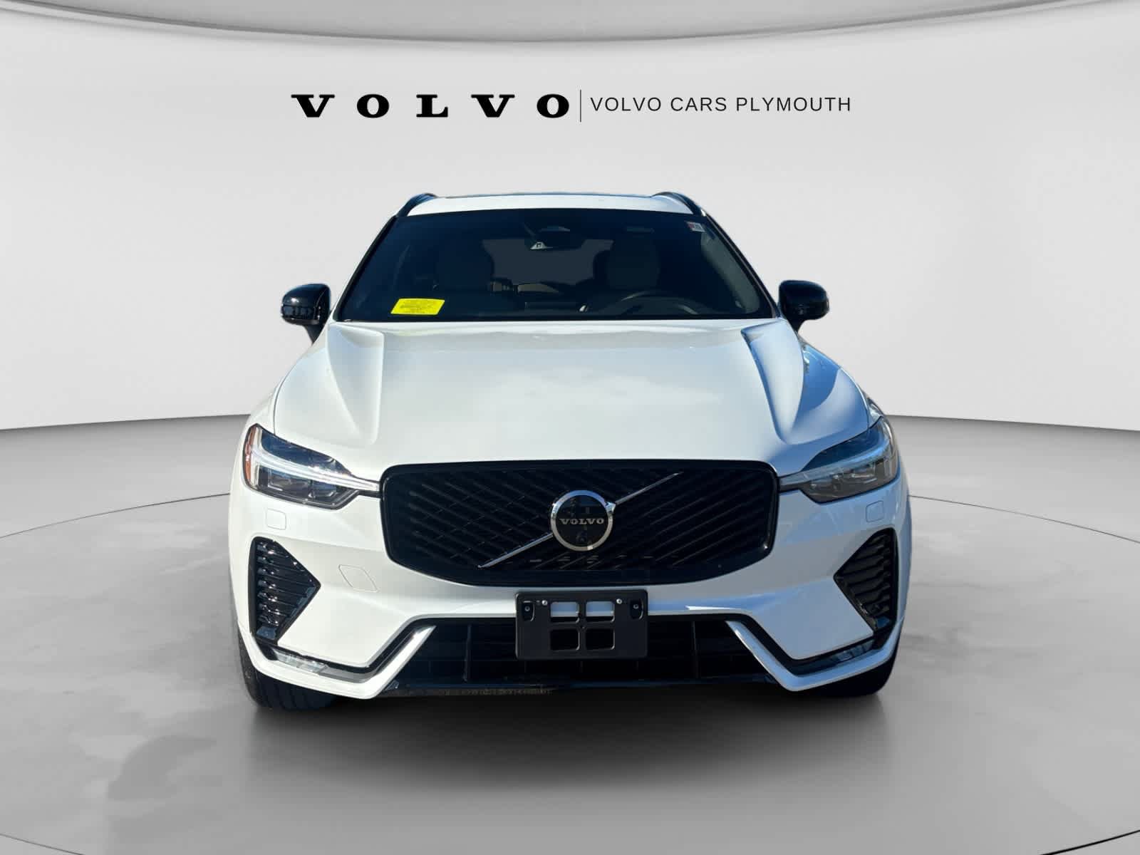 Used 2026 Volvo XC60 B5 Plus AWD/4WD image 2