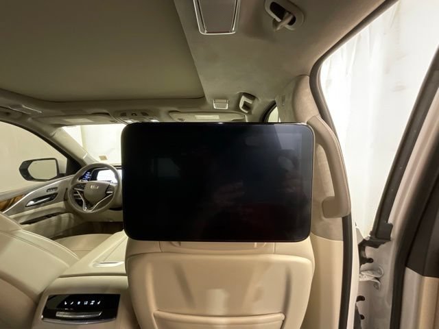 Used 2022 Cadillac Escalade Sport Platinum w/ LPO, ONYX Package AWD/4WD image 28