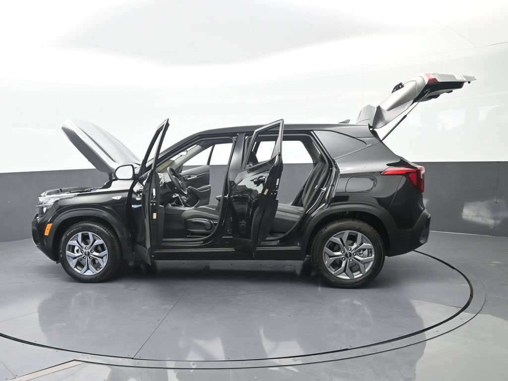 Used 2026 Kia Seltos LX FWD image 73