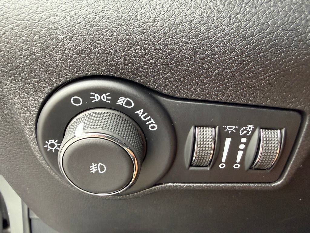 New 2026 Jeep Compass Latitude AWD/4WD image 19