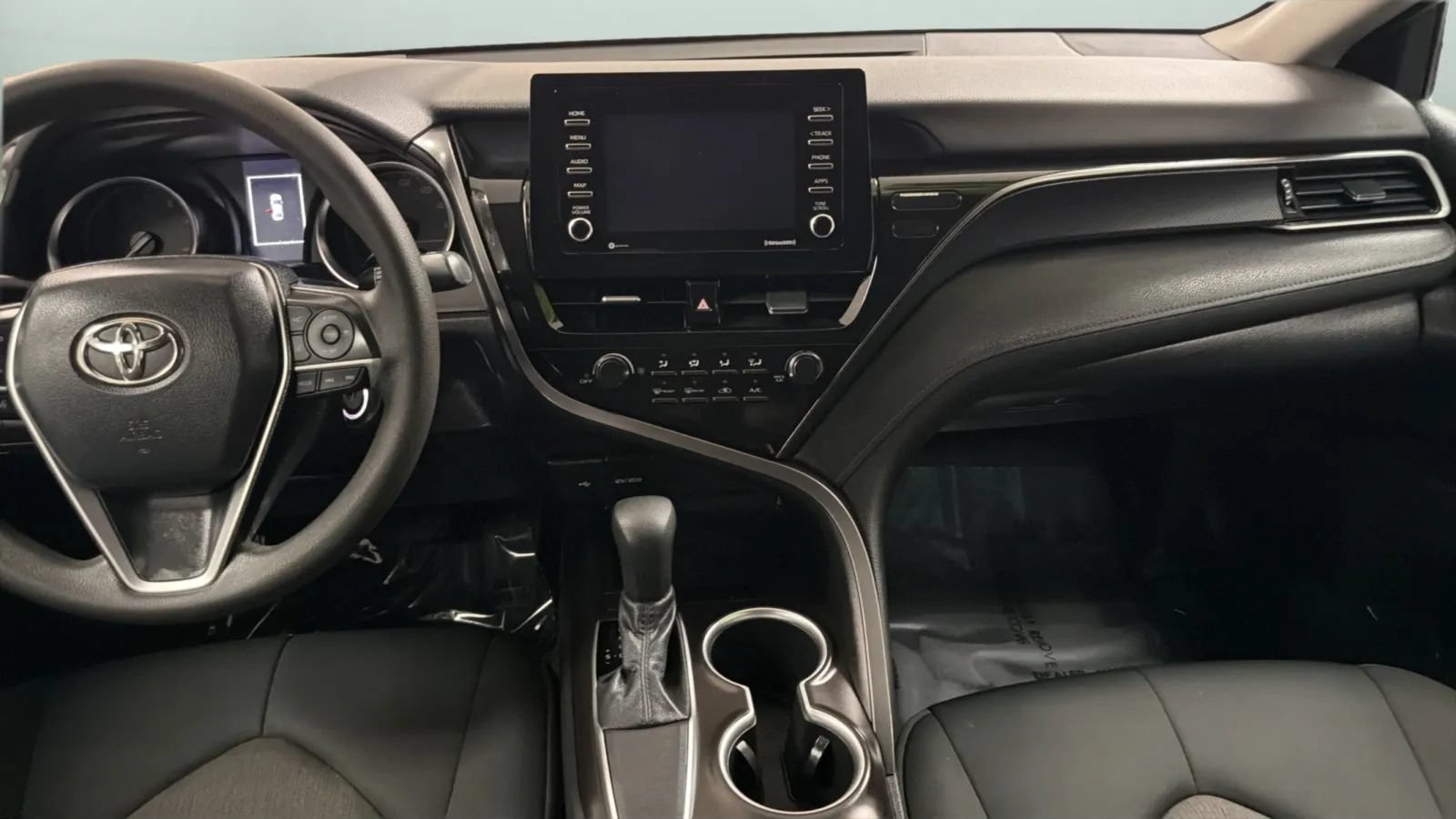 Used 2021 Toyota Camry LE w/ Carpet Mat Package (TMS) FWD image 15