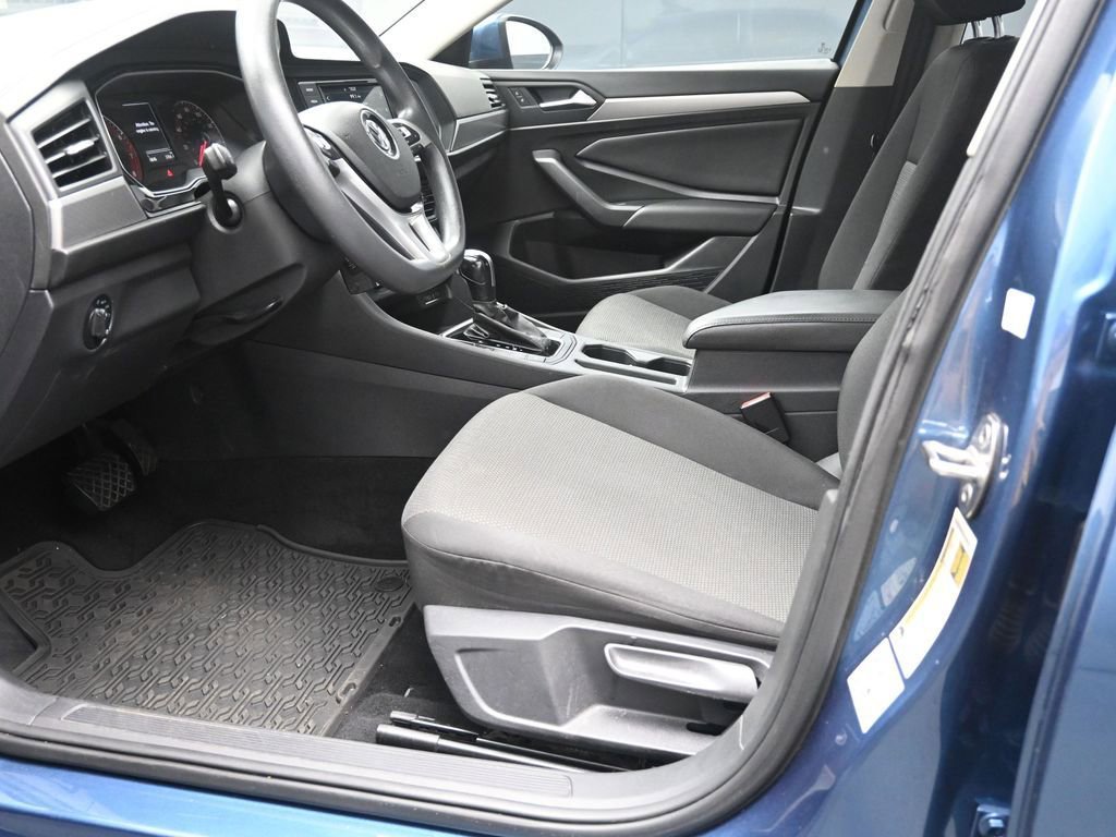 Used 2020 Volkswagen Jetta SE image 17