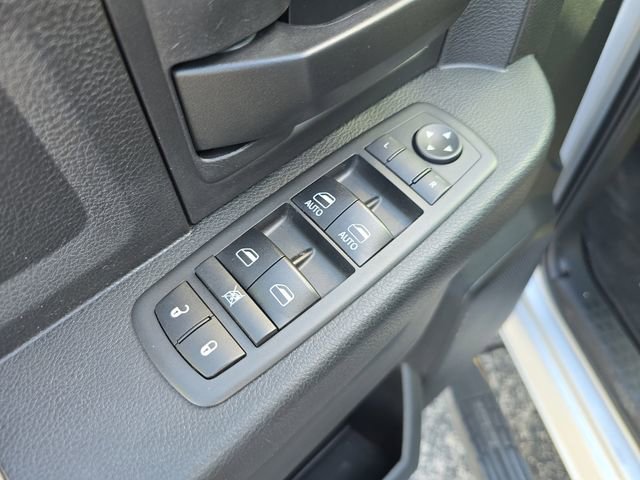 Used 2017 RAM 1500 Express image 16