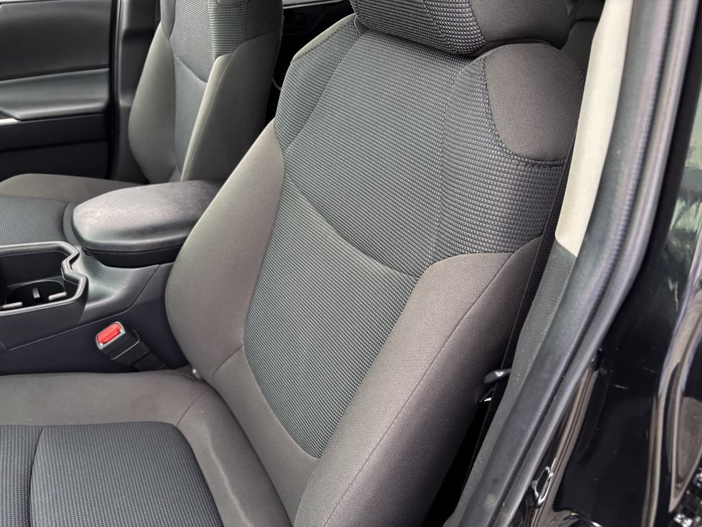 Certified 2025 Toyota RAV4 LE AWD/4WD image 19