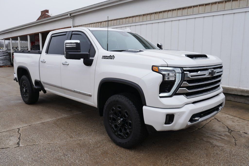 Used 2024 Chevrolet Silverado 2500 High Country w/ High Country Premium Package image 2