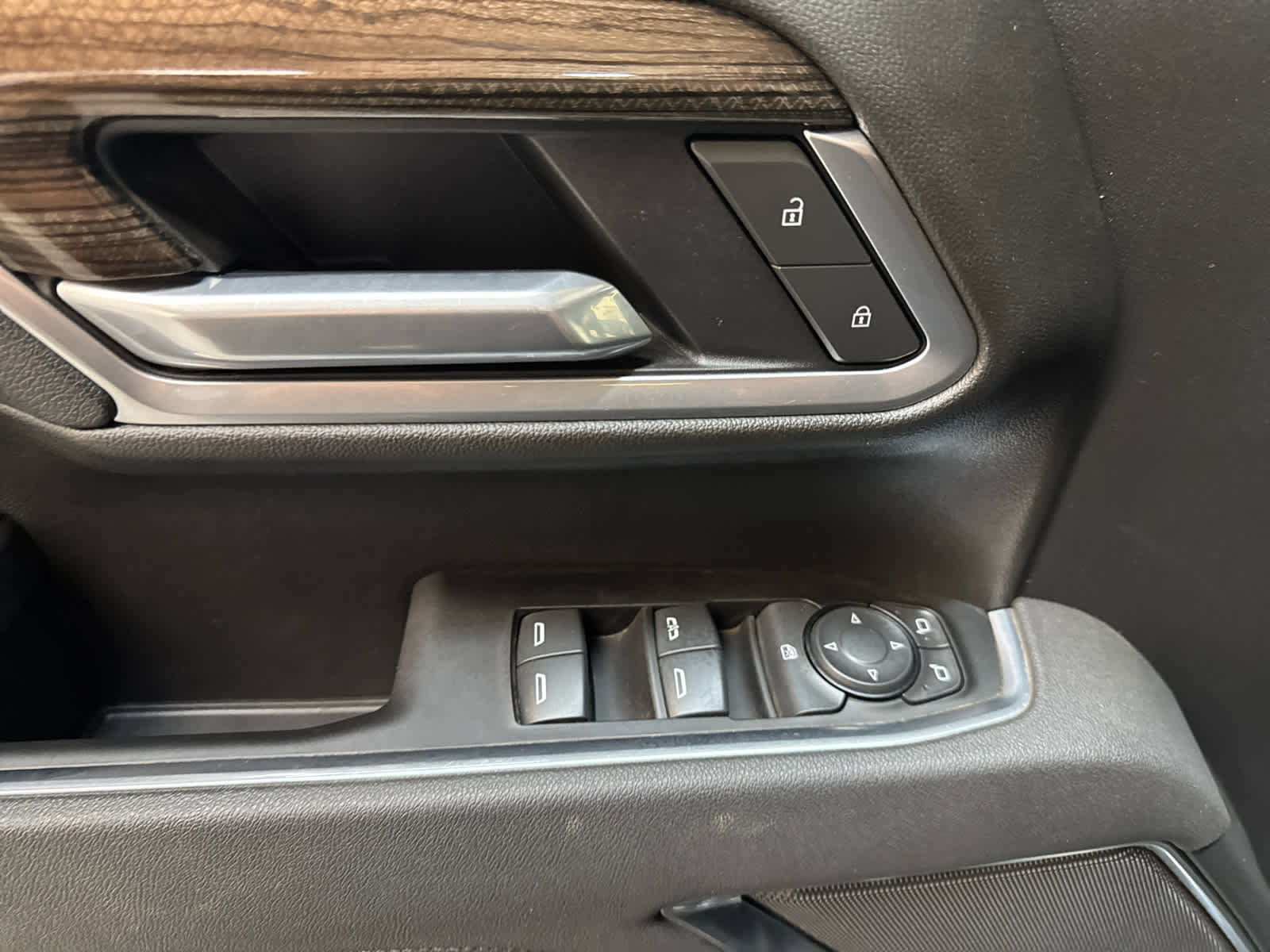 Certified 2025 Chevrolet Silverado 2500 LT w/ Convenience Package image 14