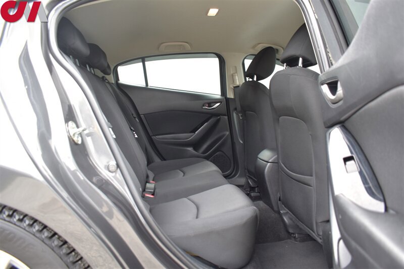 Used 2018 MAZDA MAZDA3 Sport FWD image 27