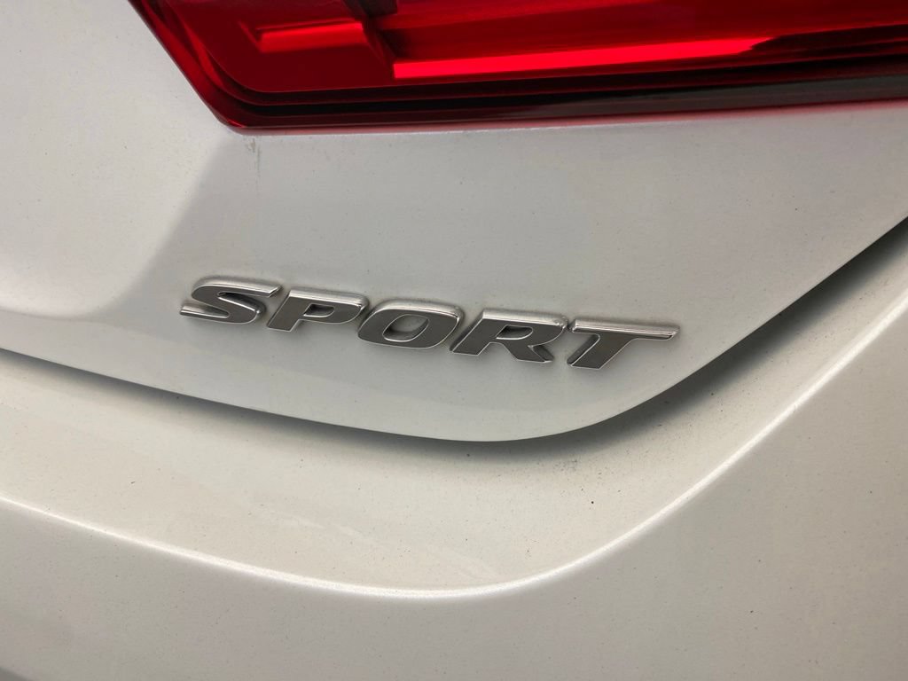 Used 2022 Honda Accord Sport image 9