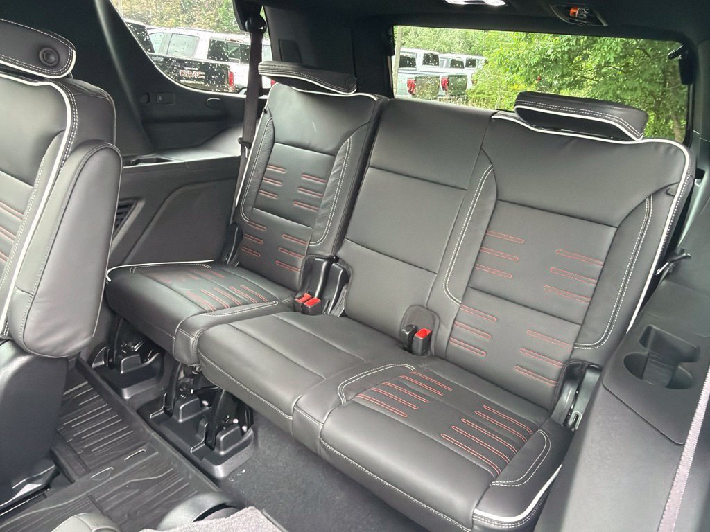 New 2026 GMC Yukon AT4 Ultimate w/ LPO, Floor Liner Package AWD/4WD image 40