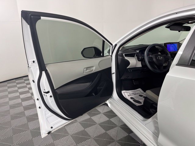 Used 2023 Toyota Corolla LE w/ LE Convenience Package FWD image 17