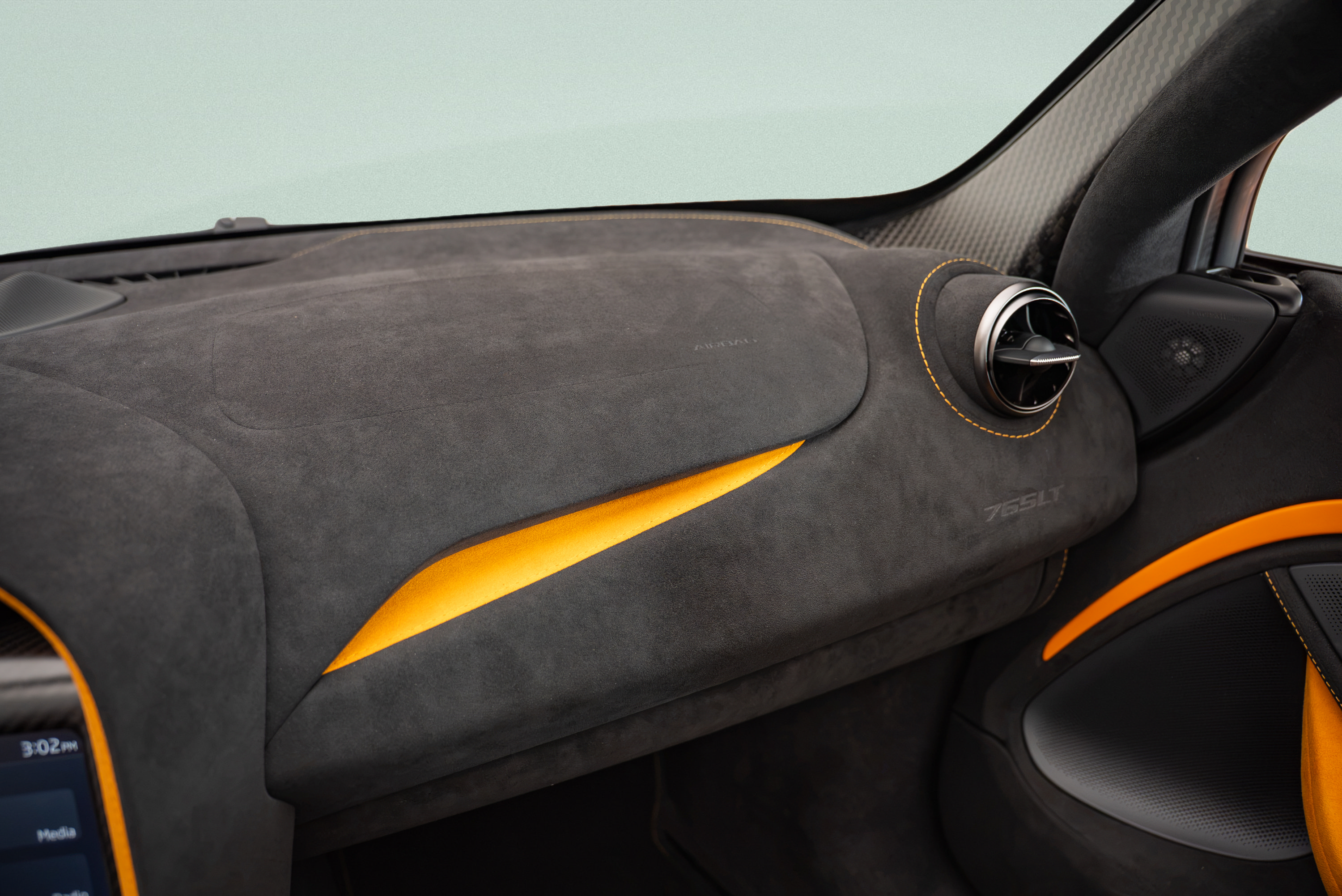 Used 2022 McLaren 765LT RWD image 24