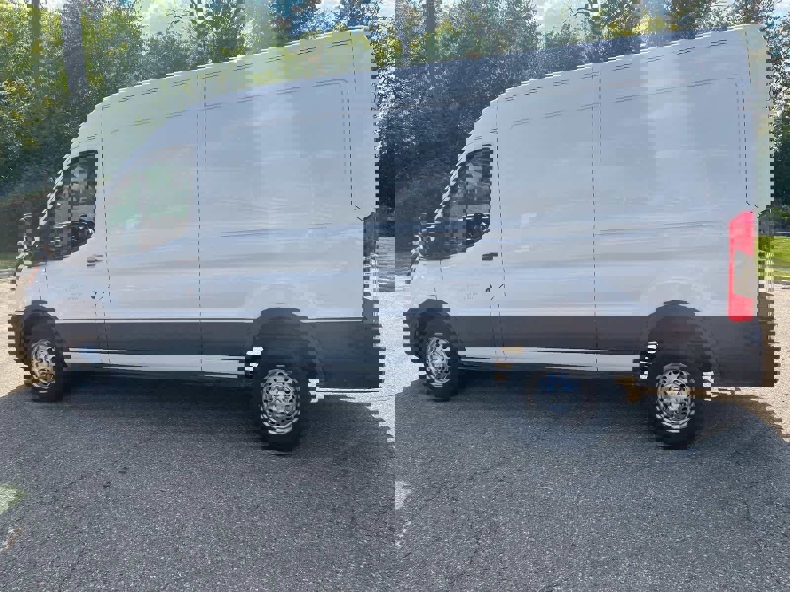 Used 2024 Ford Transit 250 148 Medium Roof Extended AWD image 5