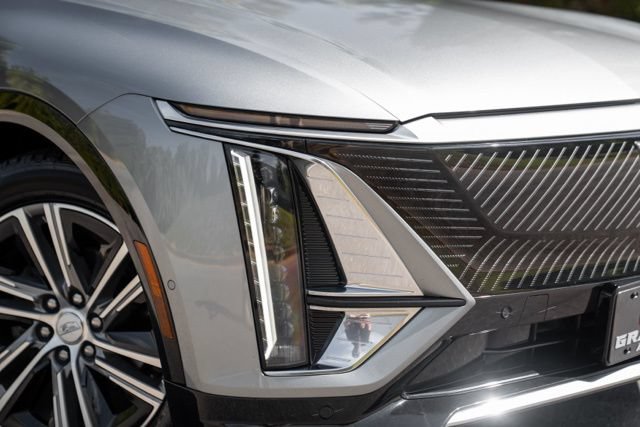 Used 2024 Cadillac Lyriq Luxury RWD image 8