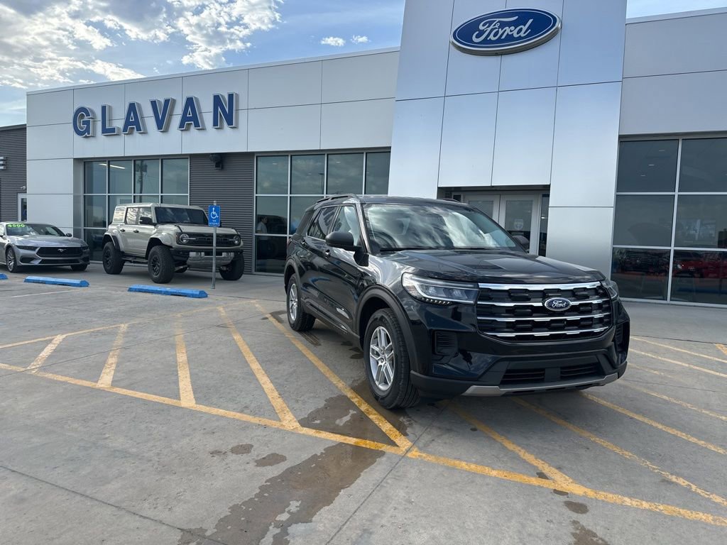 New 2026 Ford Explorer Active AWD/4WD image 2