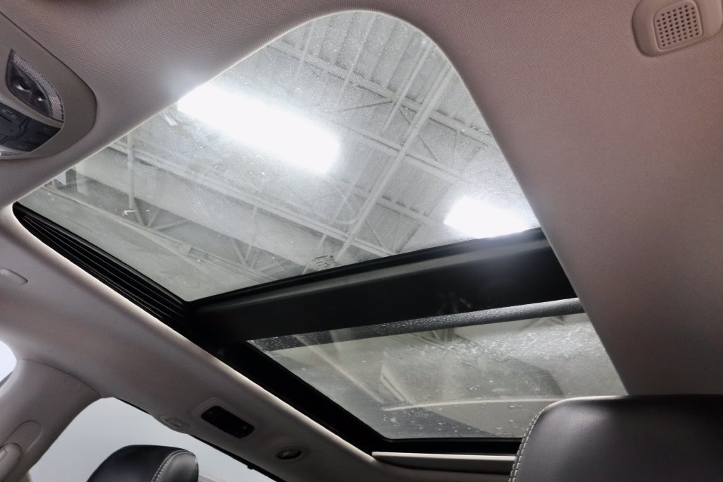 Used 2023 Chrysler Pacifica Limited FWD image 31