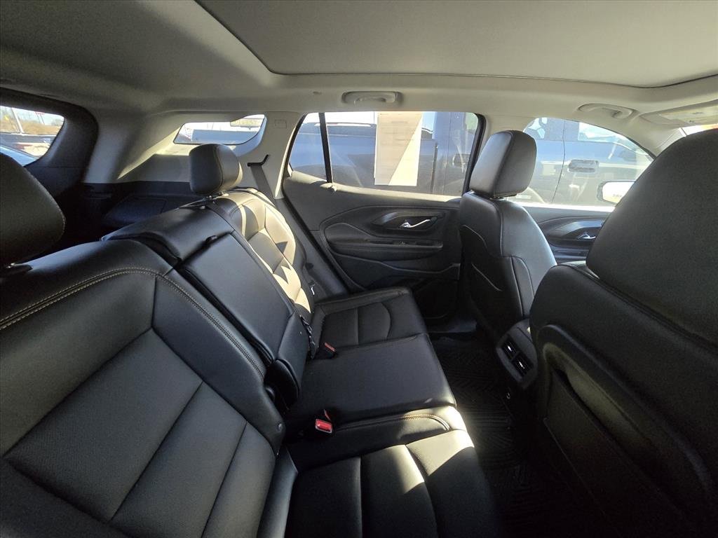 Used 2021 GMC Terrain SLT w/ Infotainment Package II image 4