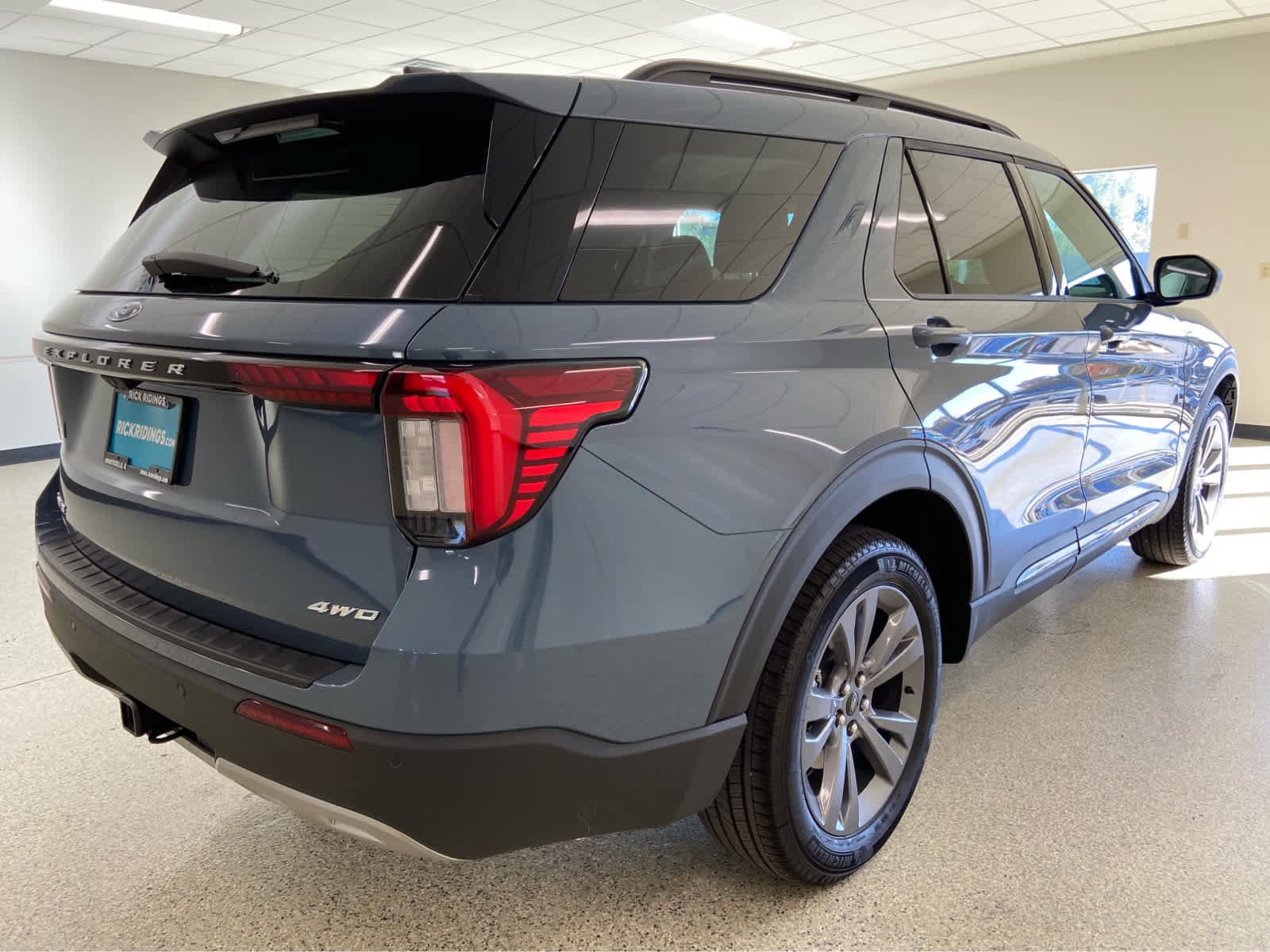 New 2026 Ford Explorer Active w/ Active Comfort Package image 6