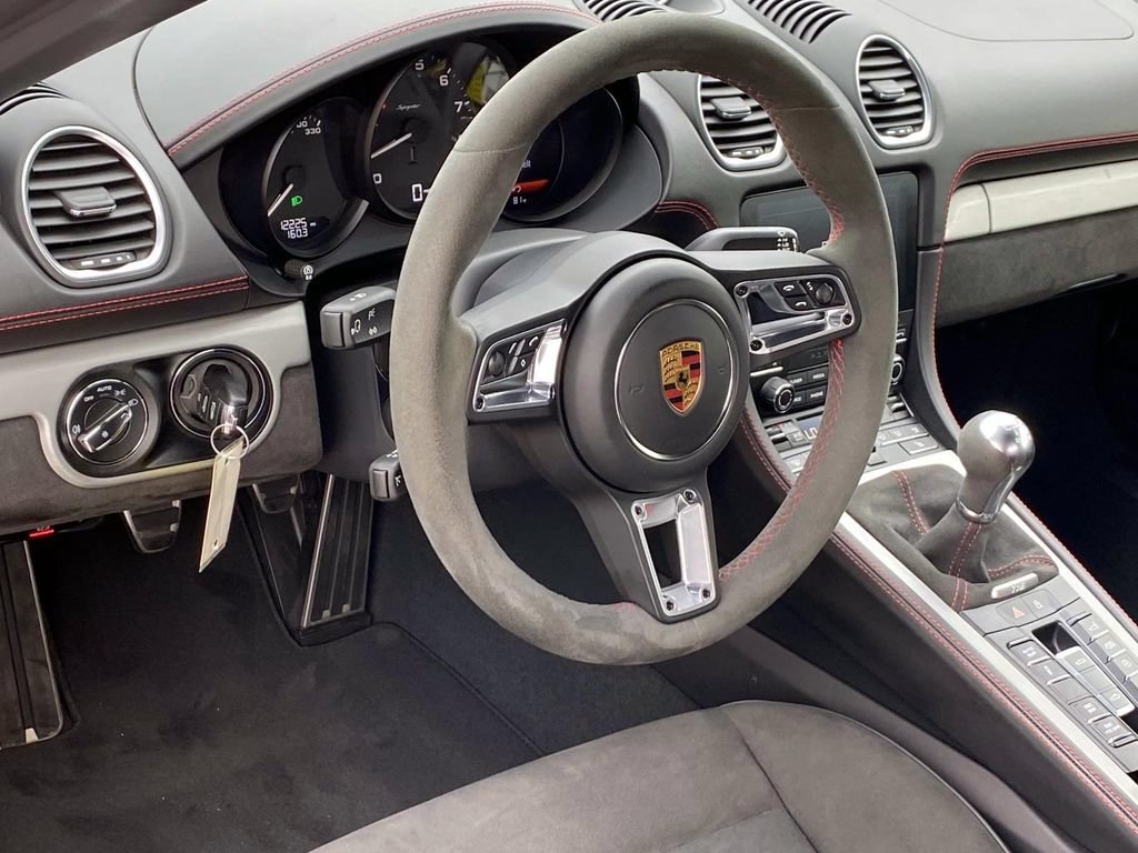 Used 2021 Porsche 718 Boxster Spyder RWD image 10