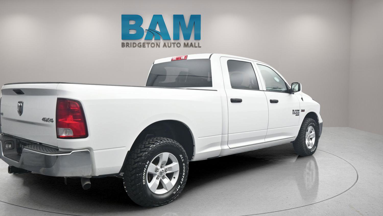 Used 2022 RAM 1500 Classic SLT w/ Protection Group AWD/4WD image 6
