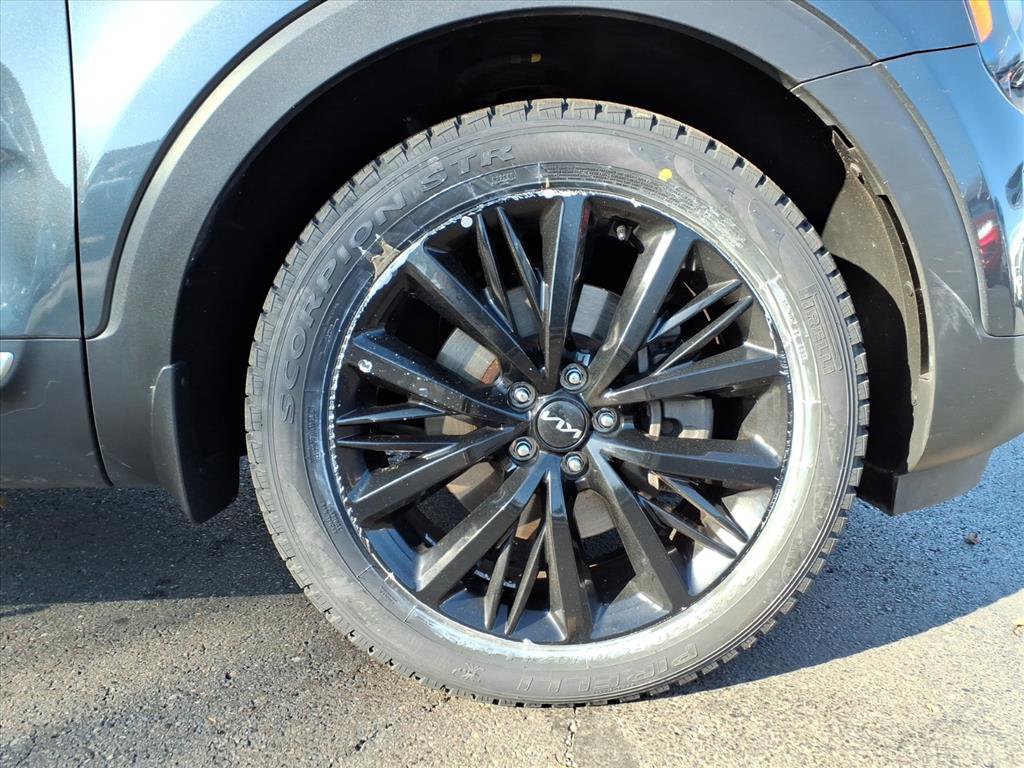 Used 2022 Kia Telluride SX w/ SX Prestige Package image 9