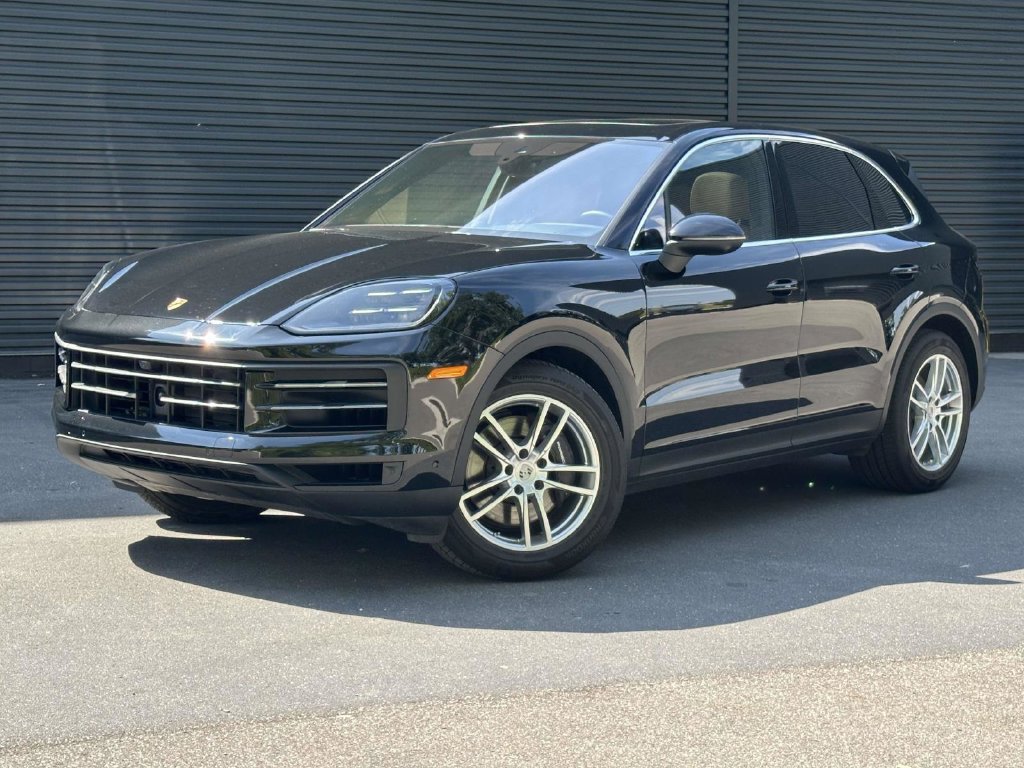 Certified 2026 Porsche Cayenne AWD/4WD image 1