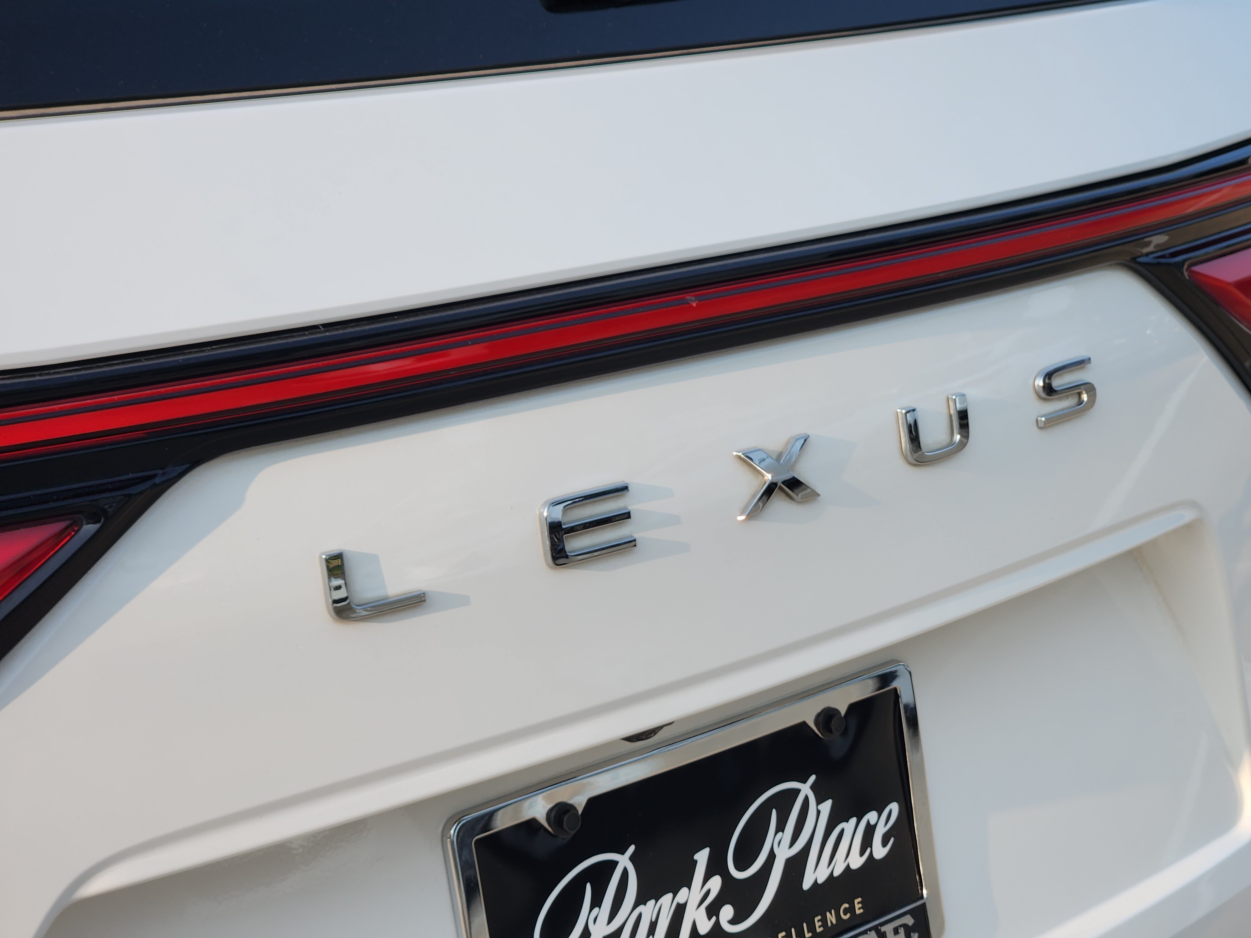 Used 2023 Lexus LX 600 F Sport w/ Accessory Package (Z1) AWD/4WD image 38
