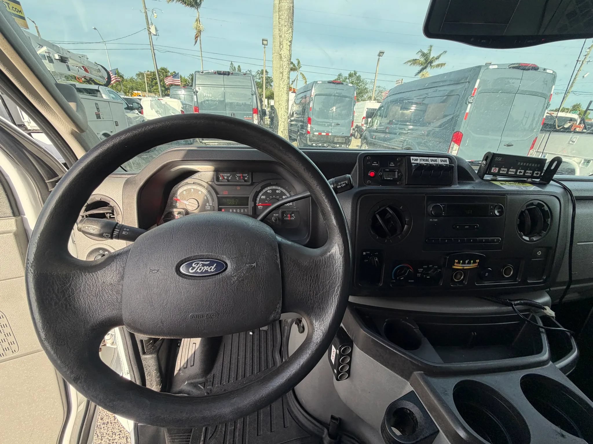 Used 2013 Ford E-350 and Econoline 350 Super Duty w/ PWR Group RWD image 10