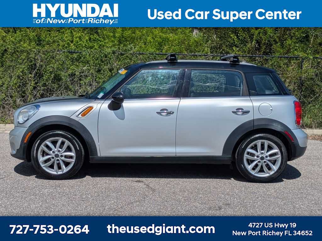 Used 2013 MINI Cooper Countryman FWD image 2