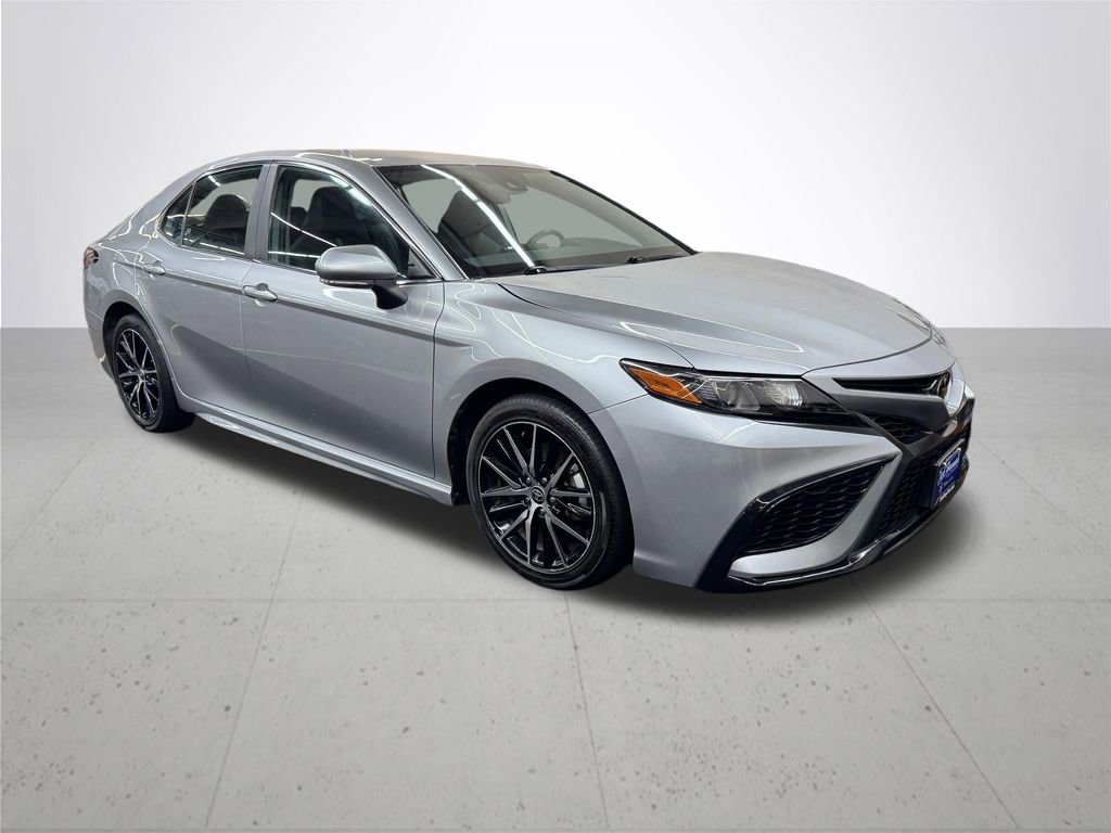 Used 2024 Toyota Camry SE FWD image 9