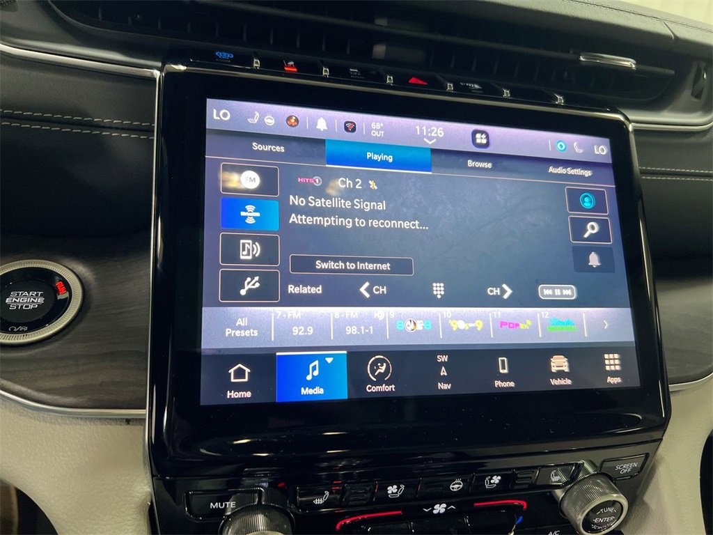 Used 2022 Jeep Grand Cherokee Overland w/ Advanced Protech Group III image 13