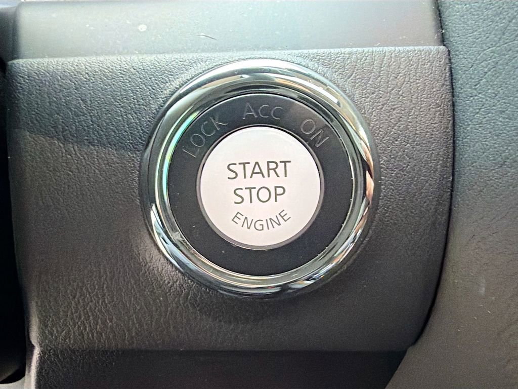 Used 2024 Nissan Armada SL image 36