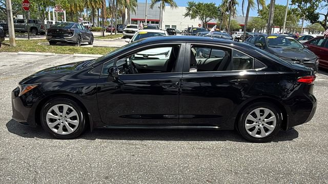 Certified 2025 Toyota Corolla LE image 4