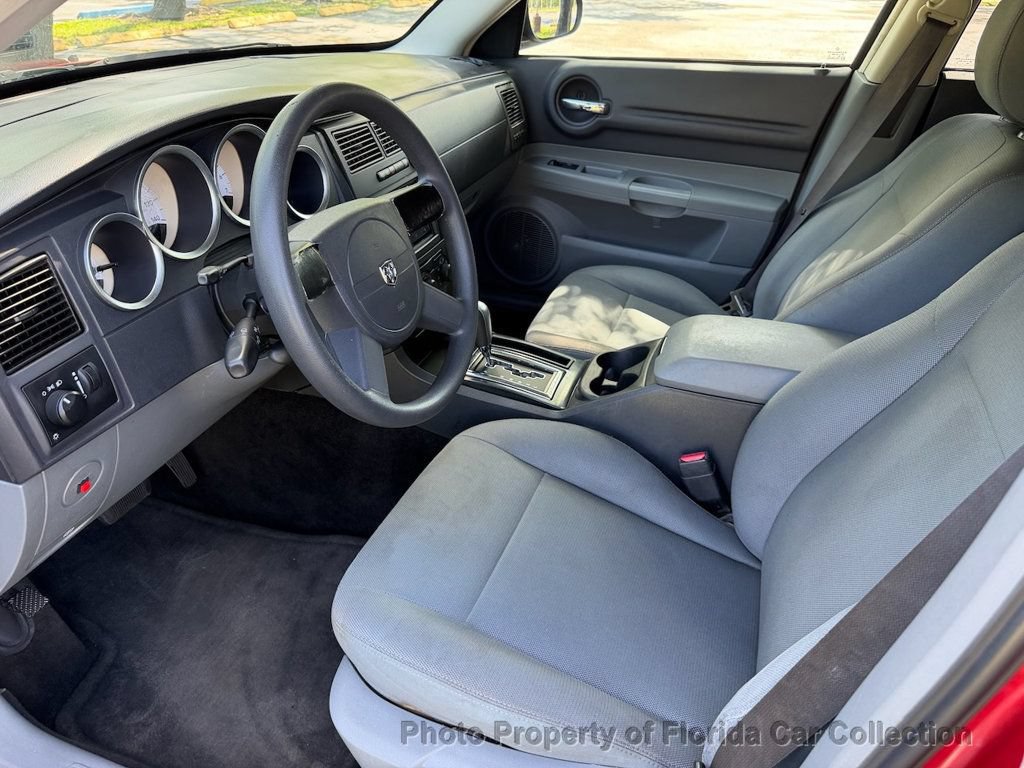 Used 2005 Dodge Magnum SE RWD image 33