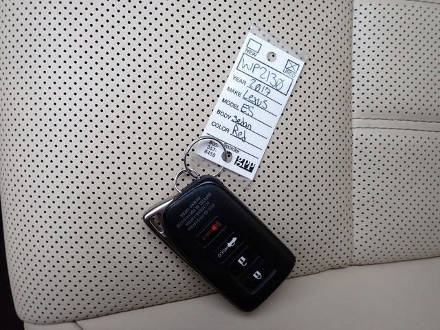 Used 2017 Lexus ES 350 w/ Luxury Package FWD image 31