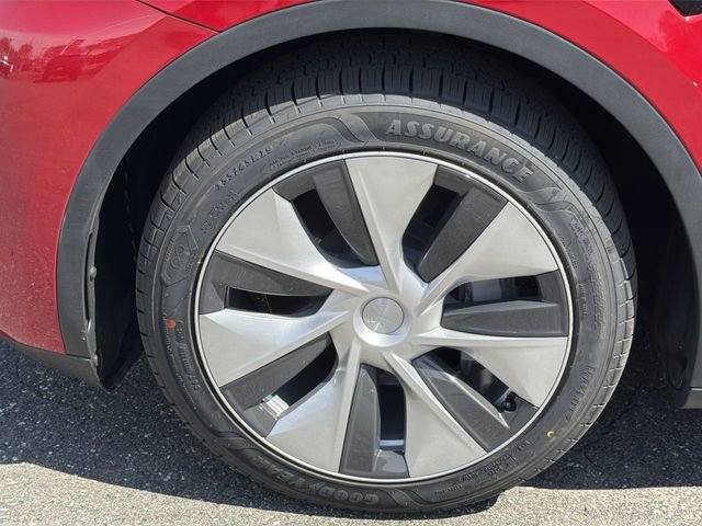Used 2023 Tesla Model Y Long Range image 10
