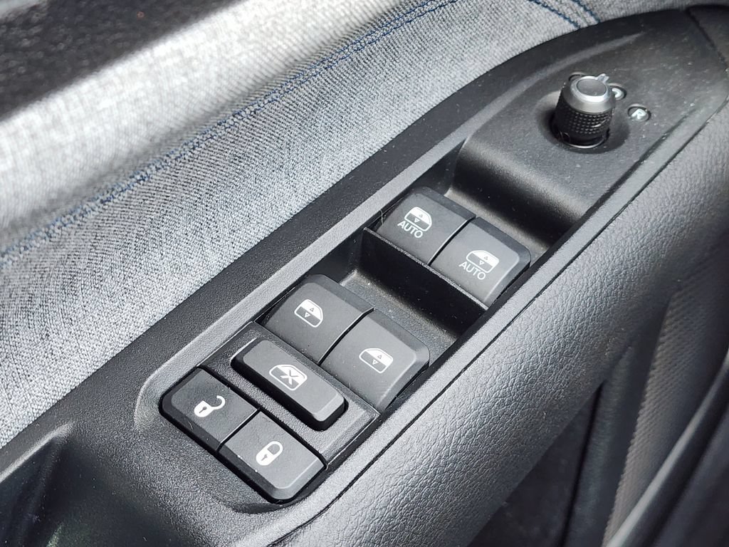 Used 2022 Jeep Compass Latitude w/ Convenience Group AWD/4WD image 28