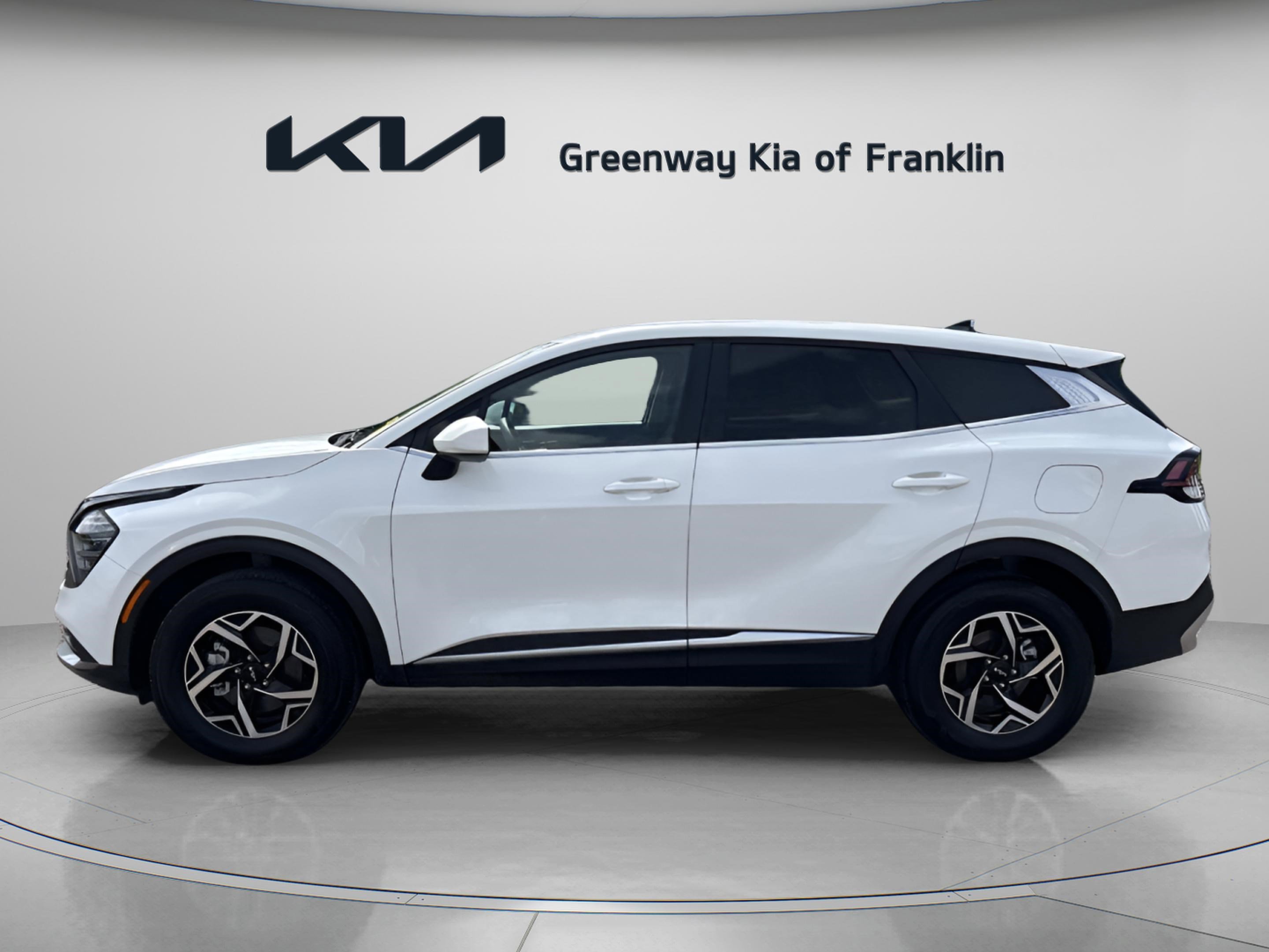 Used 2024 Kia Sportage LX AWD/4WD image 4