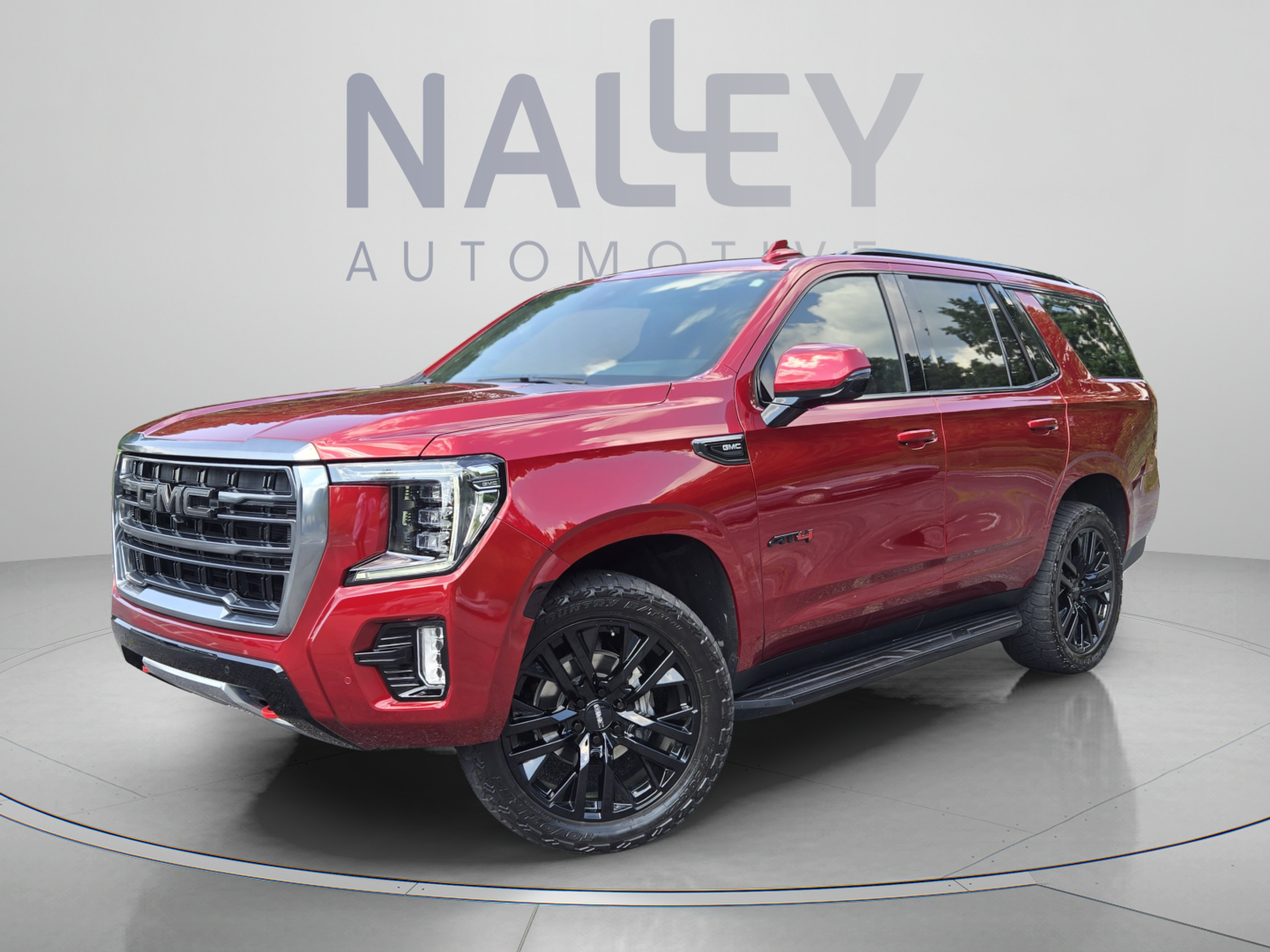 Used 2024 GMC Yukon AT4 w/ Technology Package AWD/4WD image 1