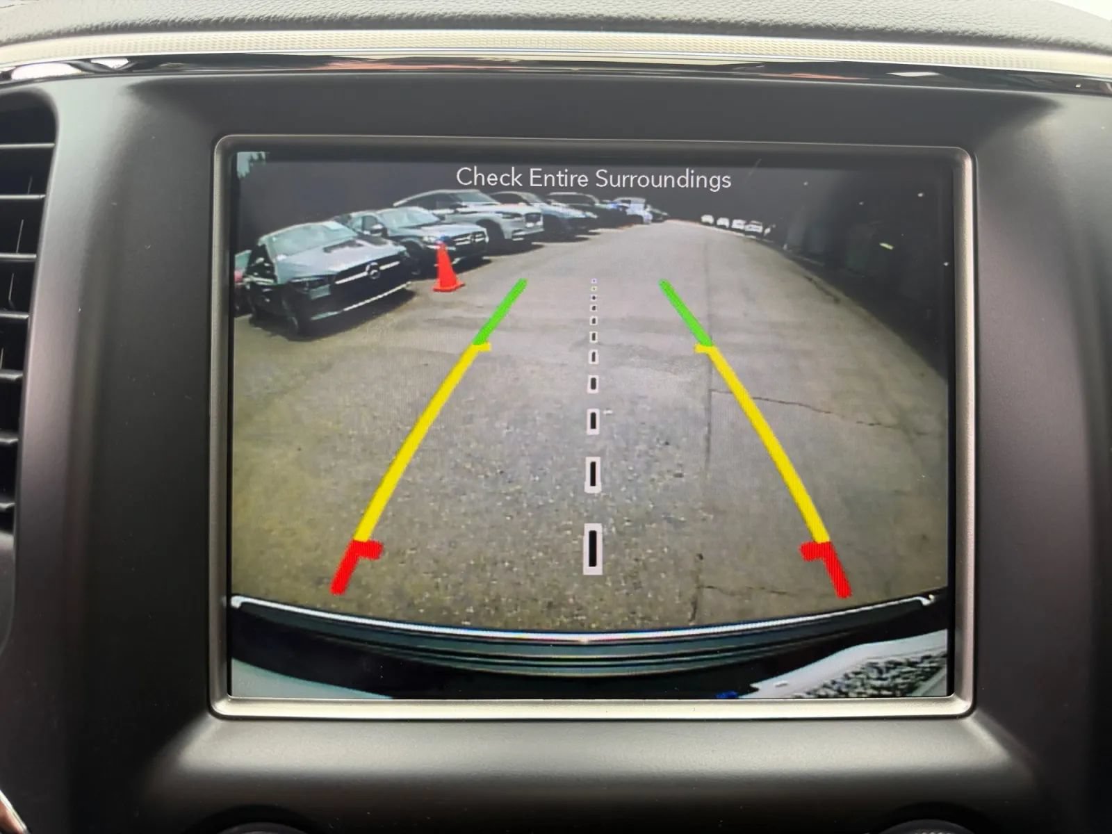 Used 2018 Jeep Grand Cherokee Overland w/ Interior Metal Package RWD image 38
